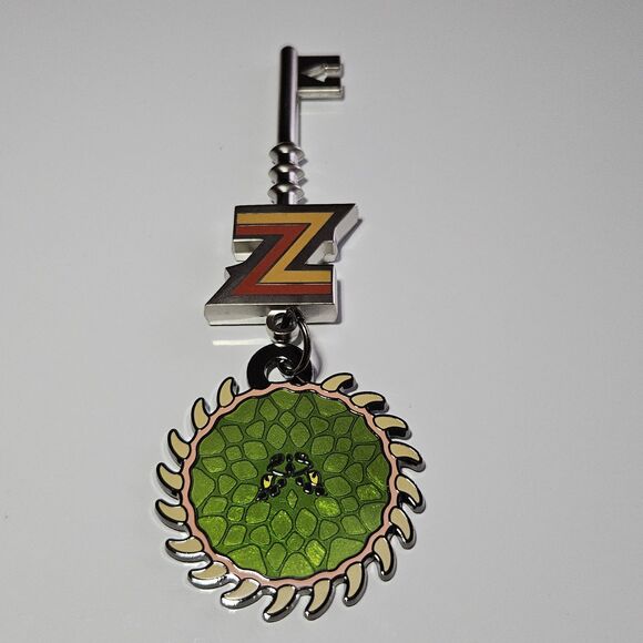 Accio! Magic Delivered Village Harry Potter Hogsmeade Zonko's Joke Shop Key - Picture 8 of 10